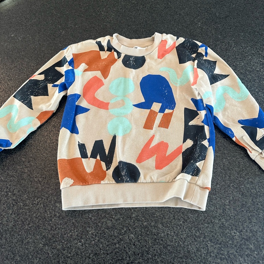 H&M Boys size 5T/6 Beige colorful  Sweatshirt